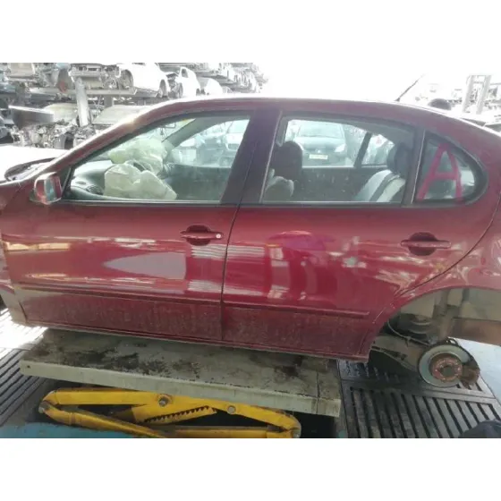 SEAT LEON (1M1) '2001 1.6 16V ROJO
