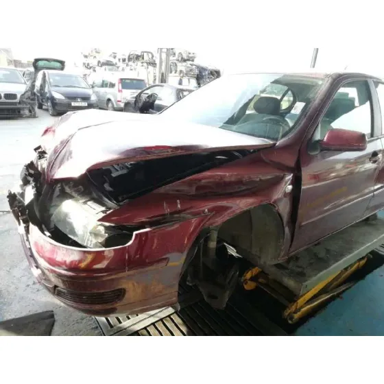SEAT LEON (1M1) '2001 1.6 16V ROJO