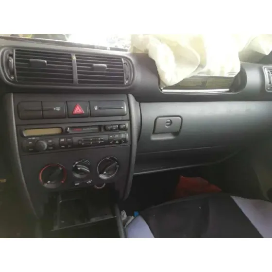 SEAT LEON (1M1) '2001 1.6 16V ROJO