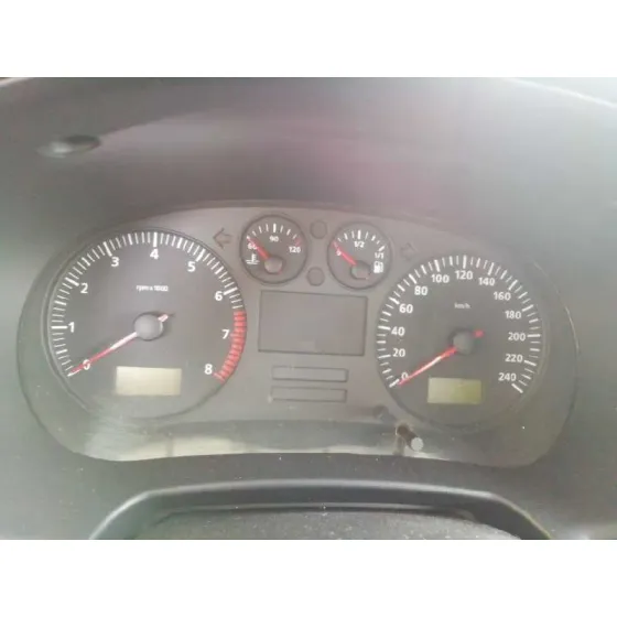 SEAT LEON (1M1) '2001 1.6 16V ROJO