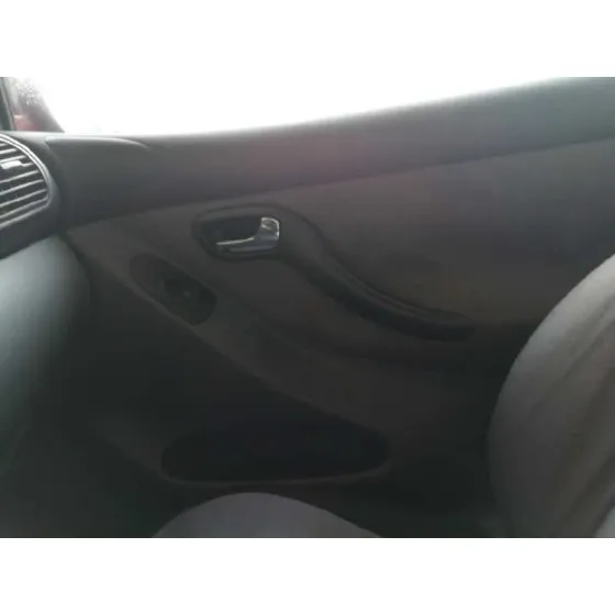 SEAT LEON (1M1) '2001 1.6 16V ROJO