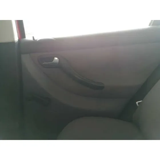 SEAT LEON (1M1) '2001 1.6 16V ROJO