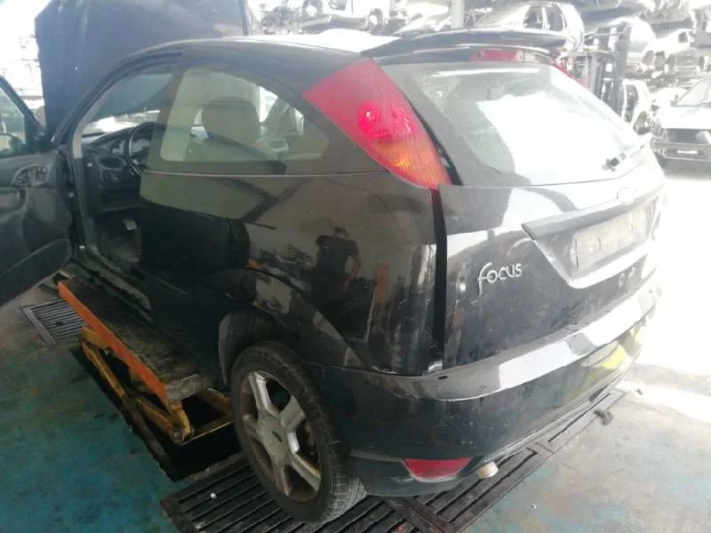FORD FOCUS TURNIER (CAK) '2002 GHIA NEGRO