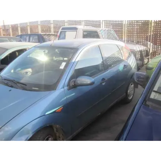 FORD FOCUS BERLINA (CAK) '2001 GHIA AZUL