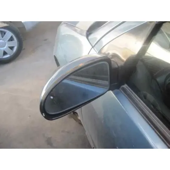 FORD FOCUS BERLINA (CAK) '2001 GHIA AZUL