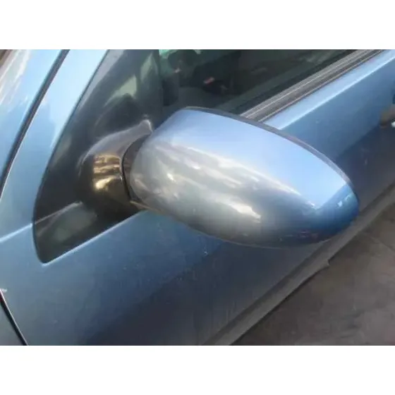 FORD FOCUS BERLINA (CAK) '2001 GHIA AZUL