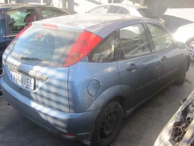 FORD FOCUS BERLINA (CAK) '2001 GHIA AZUL