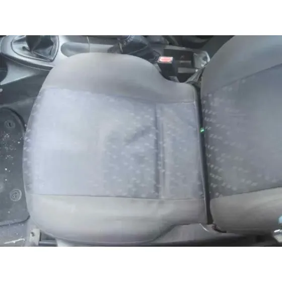 FORD FOCUS BERLINA (CAK) '2001 GHIA AZUL