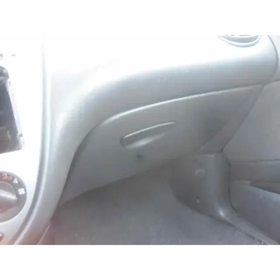 FORD FOCUS BERLINA (CAK) '2001 GHIA AZUL