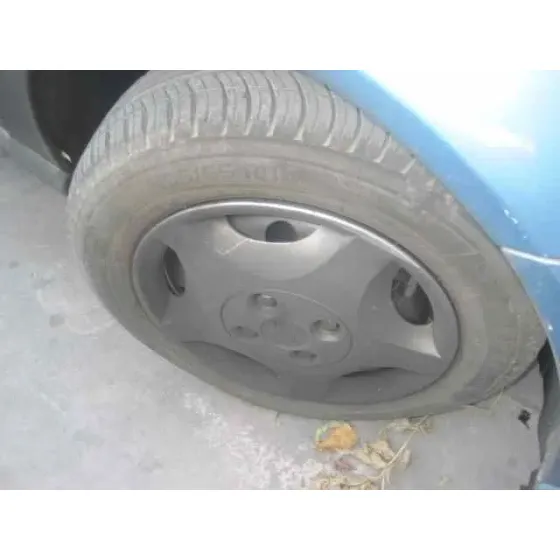 FORD FOCUS BERLINA (CAK) '2001 GHIA AZUL