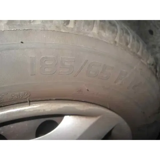 FORD FOCUS BERLINA (CAK) '2001 GHIA AZUL