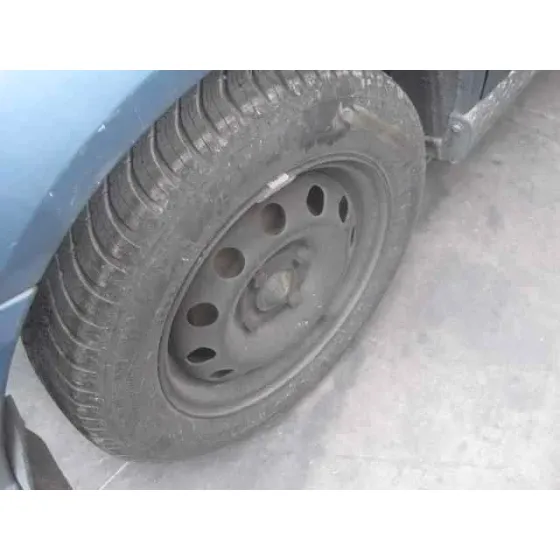 FORD FOCUS BERLINA (CAK) '2001 GHIA AZUL