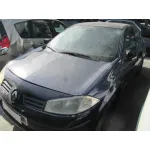 RENAULT MEGANE II CLASSIC BERLINA RENAULT MEGANE II CLASSIC BERLINA '2004 CONFORT AUTHENTIQUE AZUL 2003
