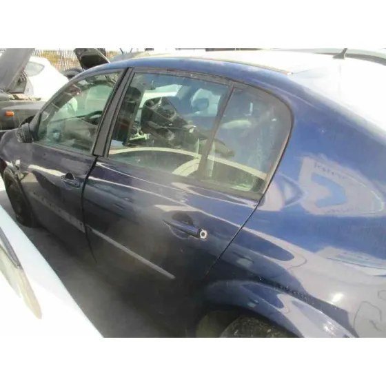 RENAULT MEGANE II CLASSIC BERLINA '2004 CONFORT AUTHENTIQUE AZUL