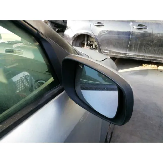 SUZUKI SWIFT BERLINA (MZ) '2005 1.3 16V CAT GRIS PLATA
