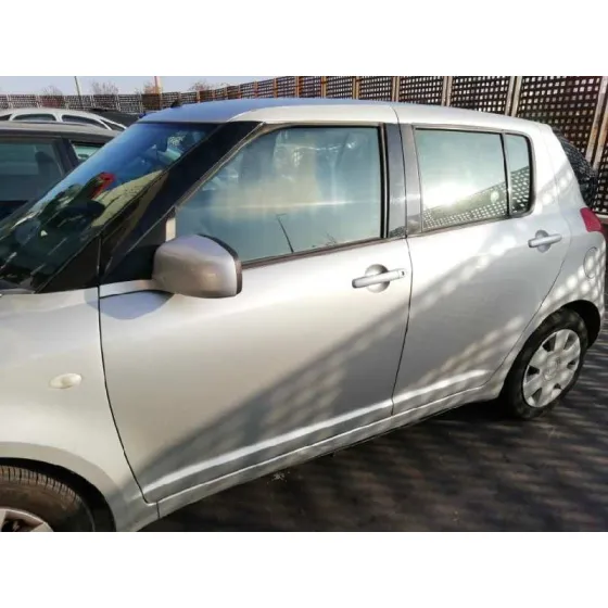 SUZUKI SWIFT BERLINA (MZ) '2005 1.3 16V CAT GRIS PLATA