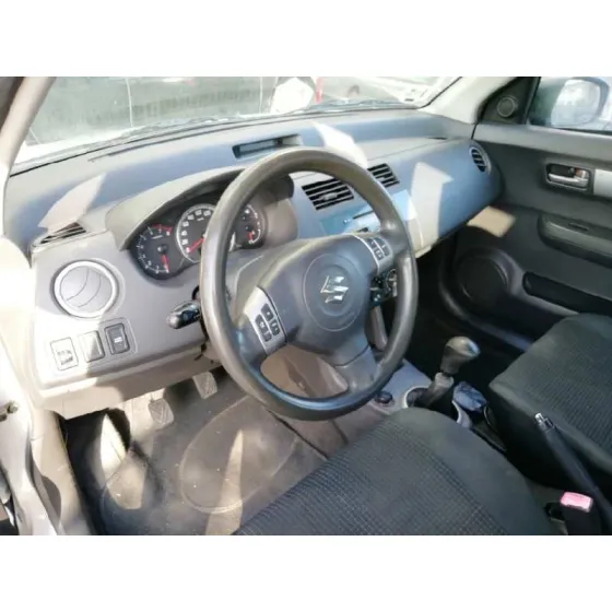 SUZUKI SWIFT BERLINA (MZ) '2005 1.3 16V CAT GRIS PLATA