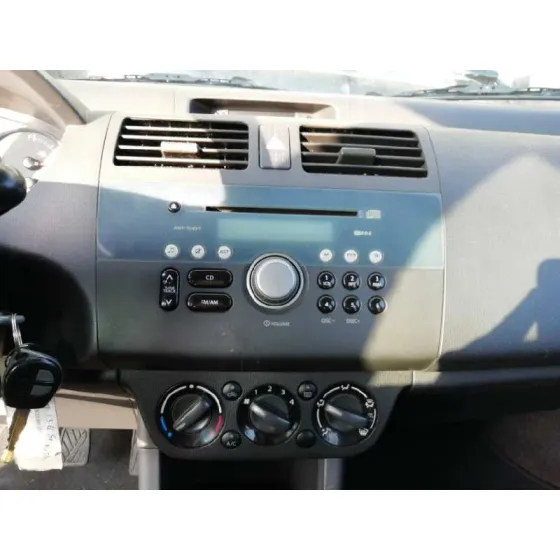 SUZUKI SWIFT BERLINA (MZ) '2005 1.3 16V CAT GRIS PLATA