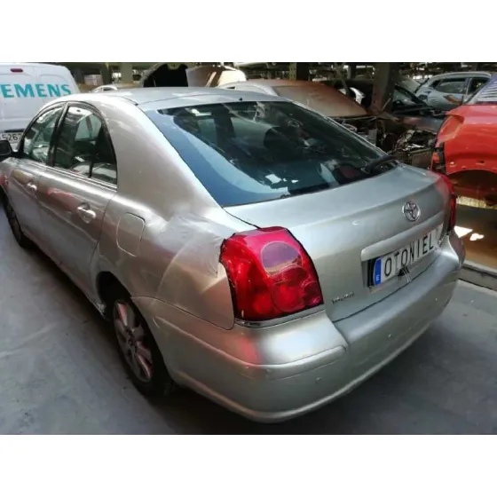 TOYOTA AVENSIS BERLINA (T25) '2004 2.0 D-CAT CHAMPANG