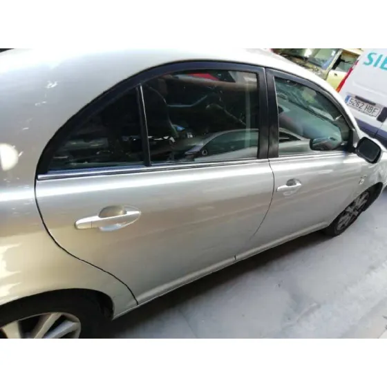 TOYOTA AVENSIS BERLINA (T25) '2004 2.0 D-CAT CHAMPANG