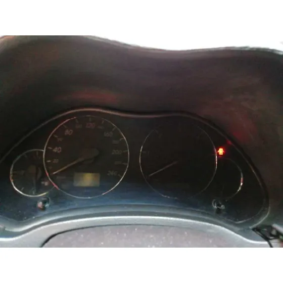 TOYOTA AVENSIS BERLINA (T25) '2004 2.0 D-CAT CHAMPANG