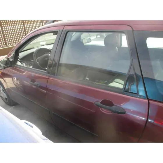FORD FOCUS TURNIER (CAK) '2004 GHIA GRANATE