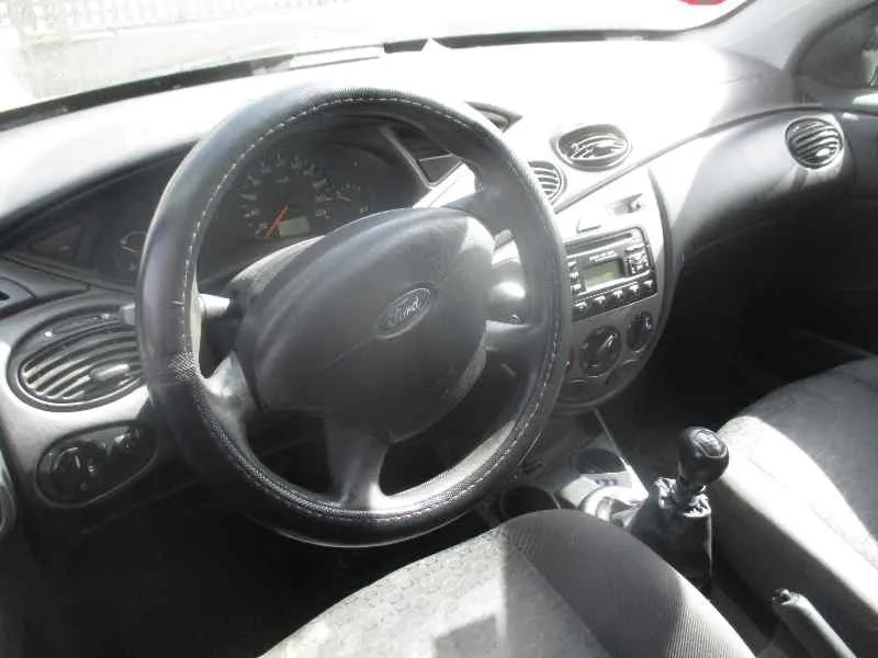FORD FOCUS TURNIER (CAK) '2004 GHIA GRANATE
