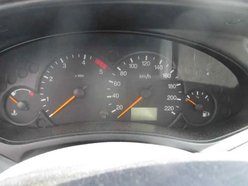FORD FOCUS TURNIER (CAK) '2004 GHIA GRANATE