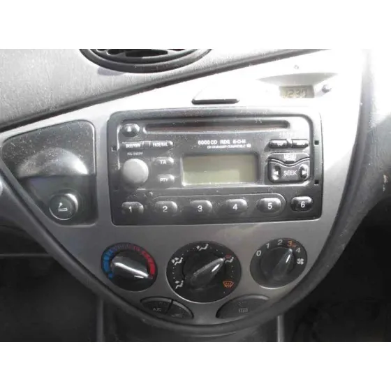 FORD FOCUS TURNIER (CAK) '2004 GHIA GRANATE