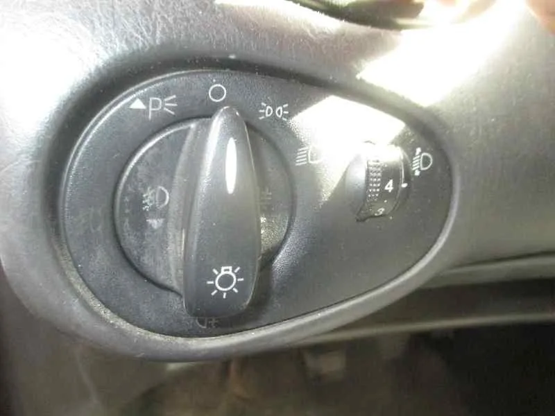 FORD FOCUS TURNIER (CAK) '2004 GHIA GRANATE