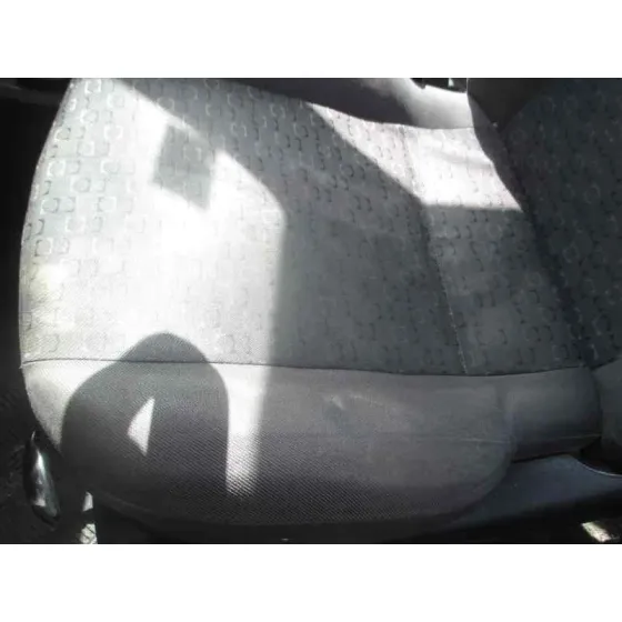 FORD FOCUS TURNIER (CAK) '2004 GHIA GRANATE