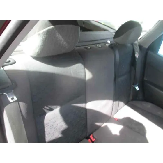 FORD FOCUS TURNIER (CAK) '2004 GHIA GRANATE