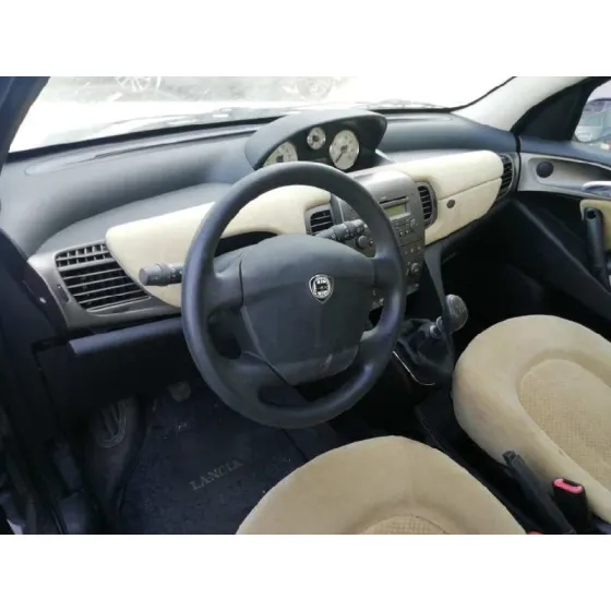 LANCIA YPSILON (101) '2005 1.4 16V ORO NEGRO