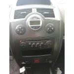 RENAULT MEGANE II BERLINA 5P RENAULT MEGANE II BERLINA 5P '2006 AUTHENTIQUE GRIS 2005