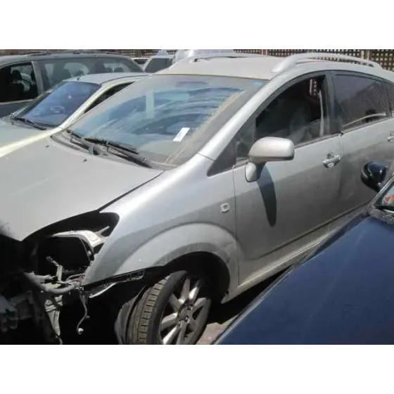 TOYOTA COROLLA VERSO (R1) '2006 2.2 D-4D LUNA GRIS