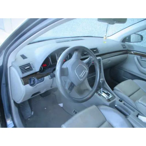 AUDI A4 BERLINA (8E) '2005 2.5 V6 24V TDI GRIS OSCURO
