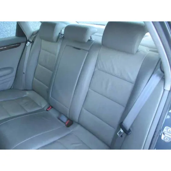 AUDI A4 BERLINA (8E) '2005 2.5 V6 24V TDI GRIS OSCURO
