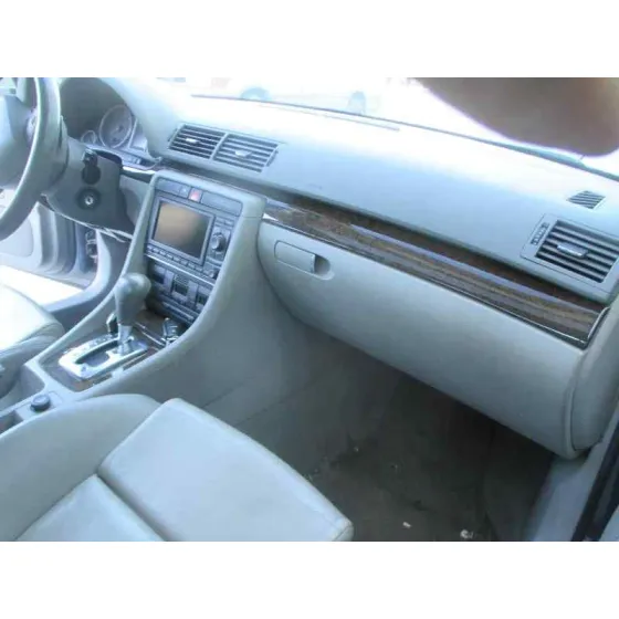AUDI A4 BERLINA (8E) '2005 2.5 V6 24V TDI GRIS OSCURO