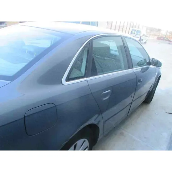 AUDI A4 BERLINA (8E) '2005 2.5 V6 24V TDI GRIS OSCURO