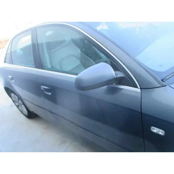 AUDI A4 BERLINA (8E) '2005 2.5 V6 24V TDI GRIS OSCURO