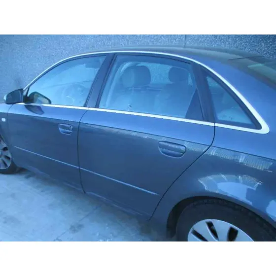 AUDI A4 BERLINA (8E) '2005 2.5 V6 24V TDI GRIS OSCURO