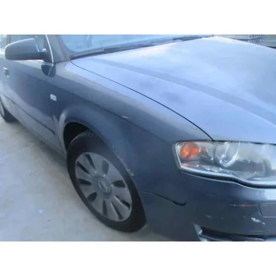 AUDI A4 BERLINA (8E) '2005 2.5 V6 24V TDI GRIS OSCURO