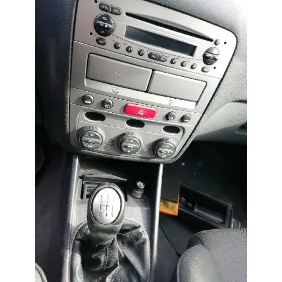 ALFA ROMEO 147 (190) '2003 1.6 T.SPARK ECO DISTINCTIVE GRIS PLATA