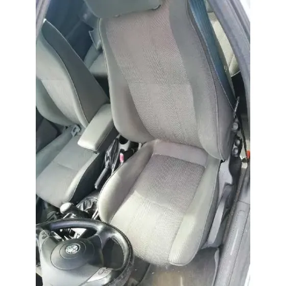 ALFA ROMEO 147 (190) '2003 1.6 T.SPARK ECO DISTINCTIVE GRIS PLATA