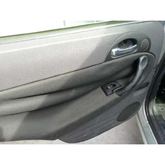 ALFA ROMEO 147 (190) '2003 1.6 T.SPARK ECO DISTINCTIVE GRIS PLATA