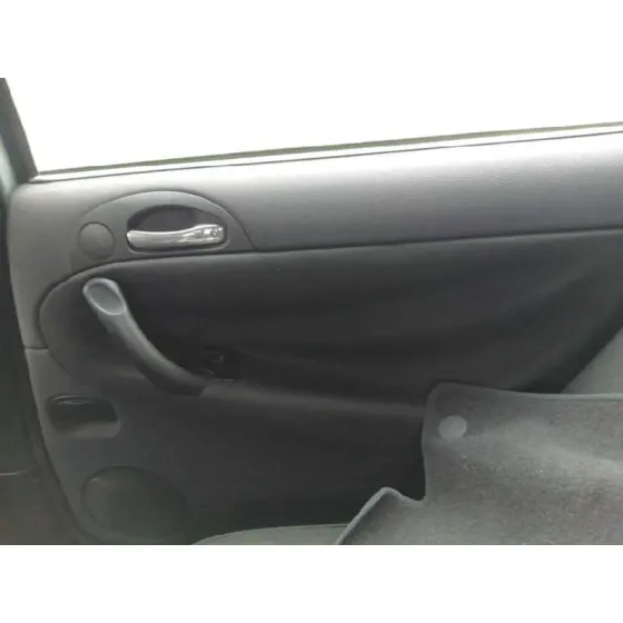 ALFA ROMEO 147 (190) '2003 1.6 T.SPARK ECO DISTINCTIVE GRIS PLATA