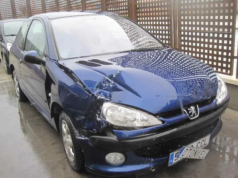 PEUGEOT 206 BERLINA PEUGEOT 206 BERLINA '2002 XS AZUL 1998