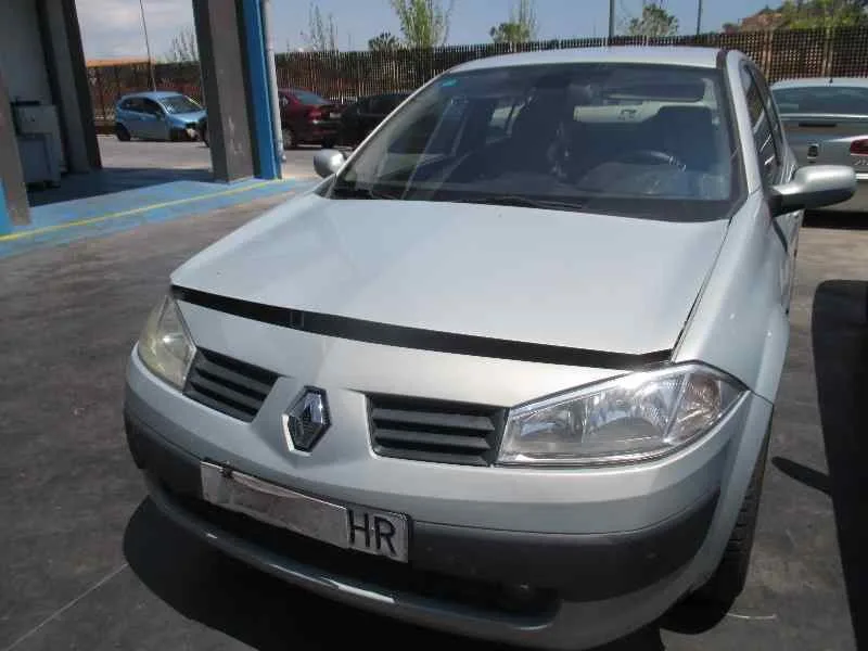 RENAULT MEGANE II BERLINA 3P '2003 1.9 DCI DIESEL GRIS CLARO