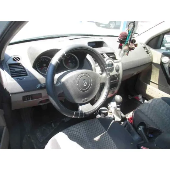 RENAULT MEGANE II BERLINA 3P '2003 1.9 DCI DIESEL GRIS CLARO