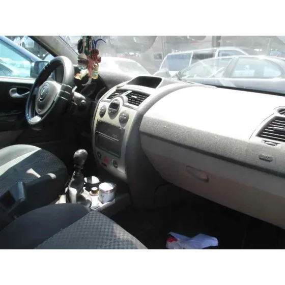 RENAULT MEGANE II BERLINA 3P '2003 1.9 DCI DIESEL GRIS CLARO